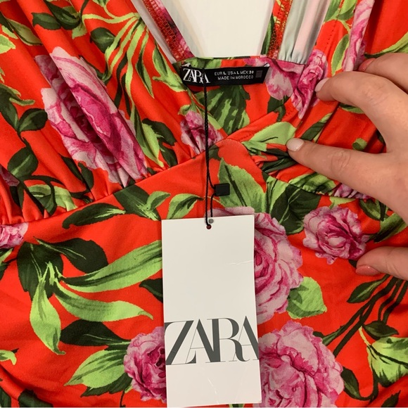 NWT ZARA Red Floral Deep V Neck Bodysuit, size L - Picture 3 of 9
